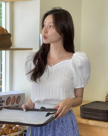 Missing Heart Neck Puff Span T-Blouse